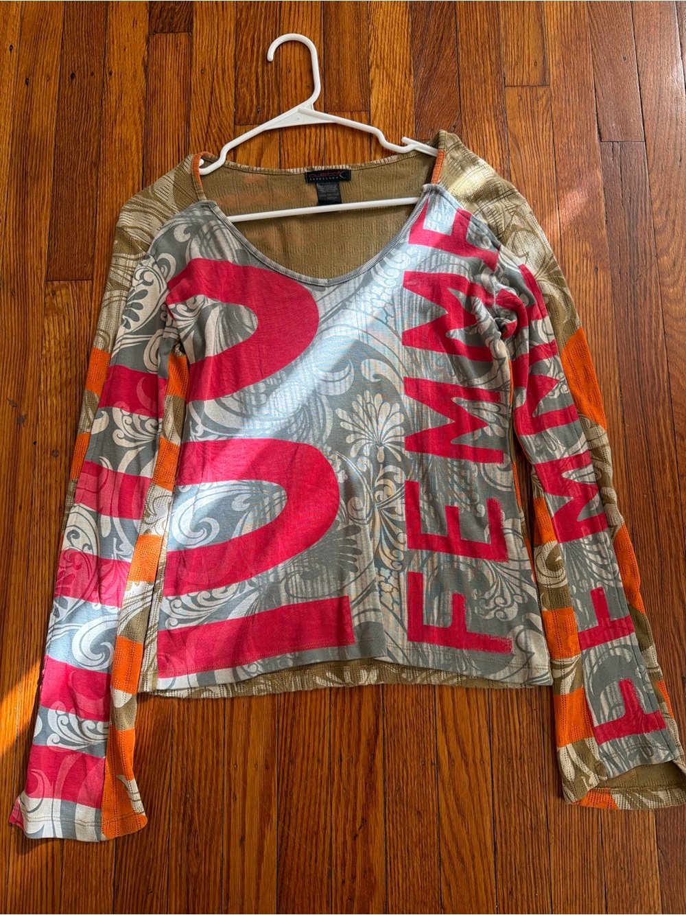 Custo Barcelona Femme Fatale Graphic Long Sleeve Top - Pink, Orange & Gray